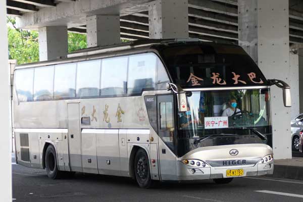 公司通勤車(chē)租賃時(shí)如何保障班車(chē)安全?